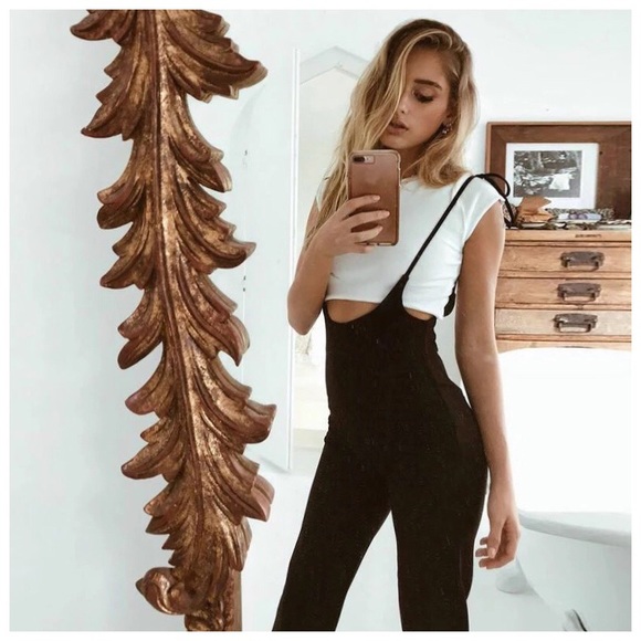 black overall jumper